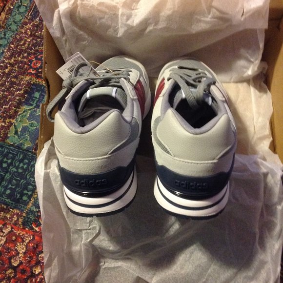 Adidas Men's Run 80s Gray & Reddish Low Sneakers -11.5M - New in Box - Picture 3 of 11